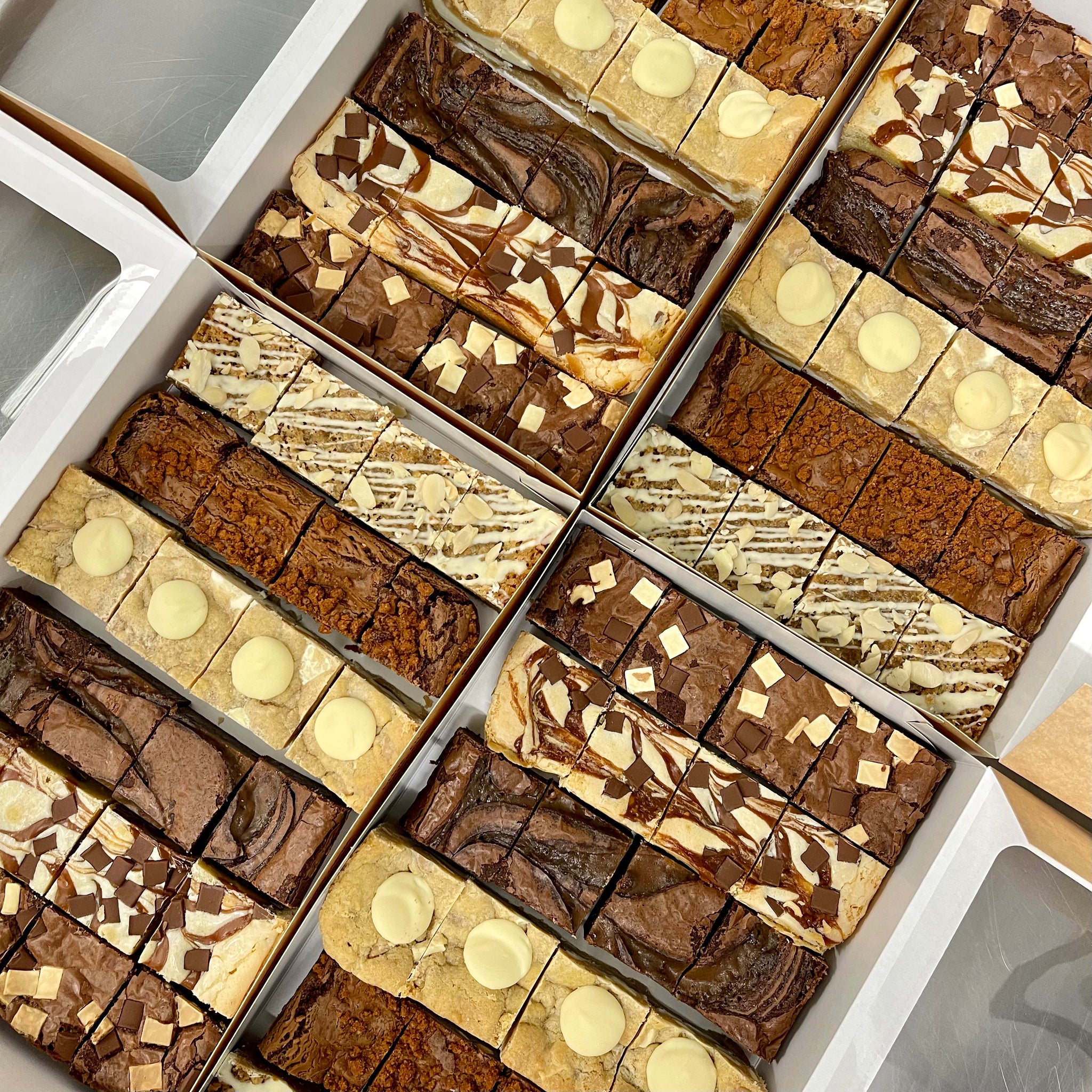 Sharing' Box Mini SHARING BOX – Three Bears Bakery